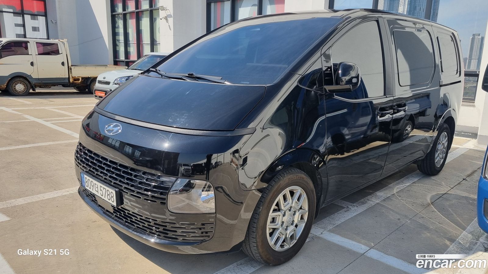 Hyundai Staria