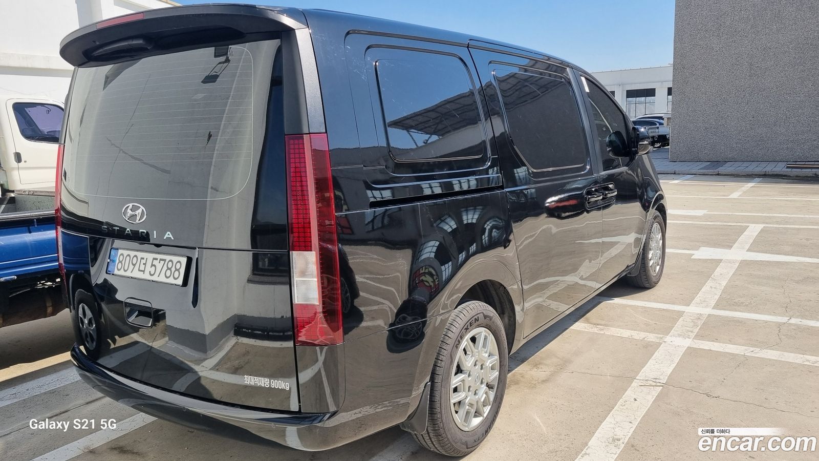 Hyundai Staria