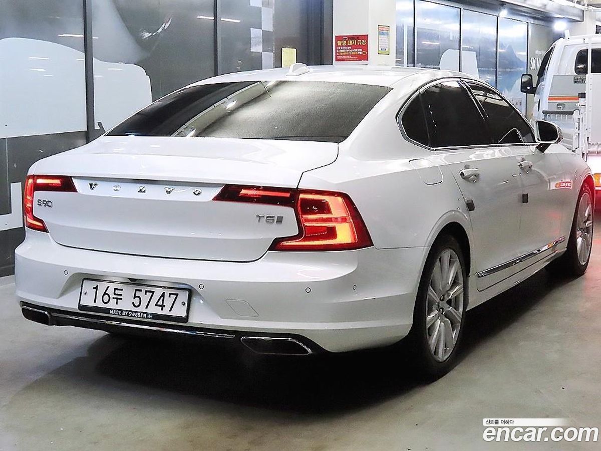 Volvo S90