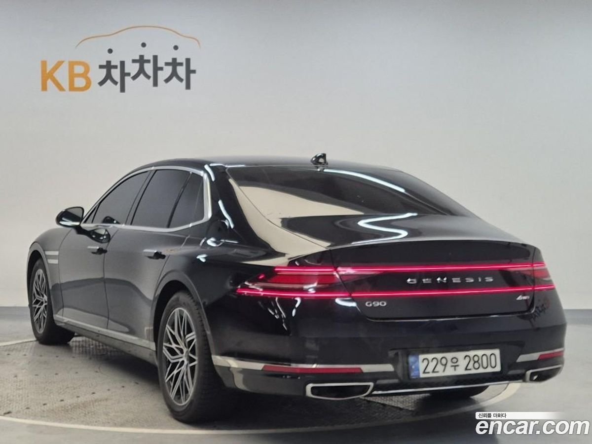 Genesis G90