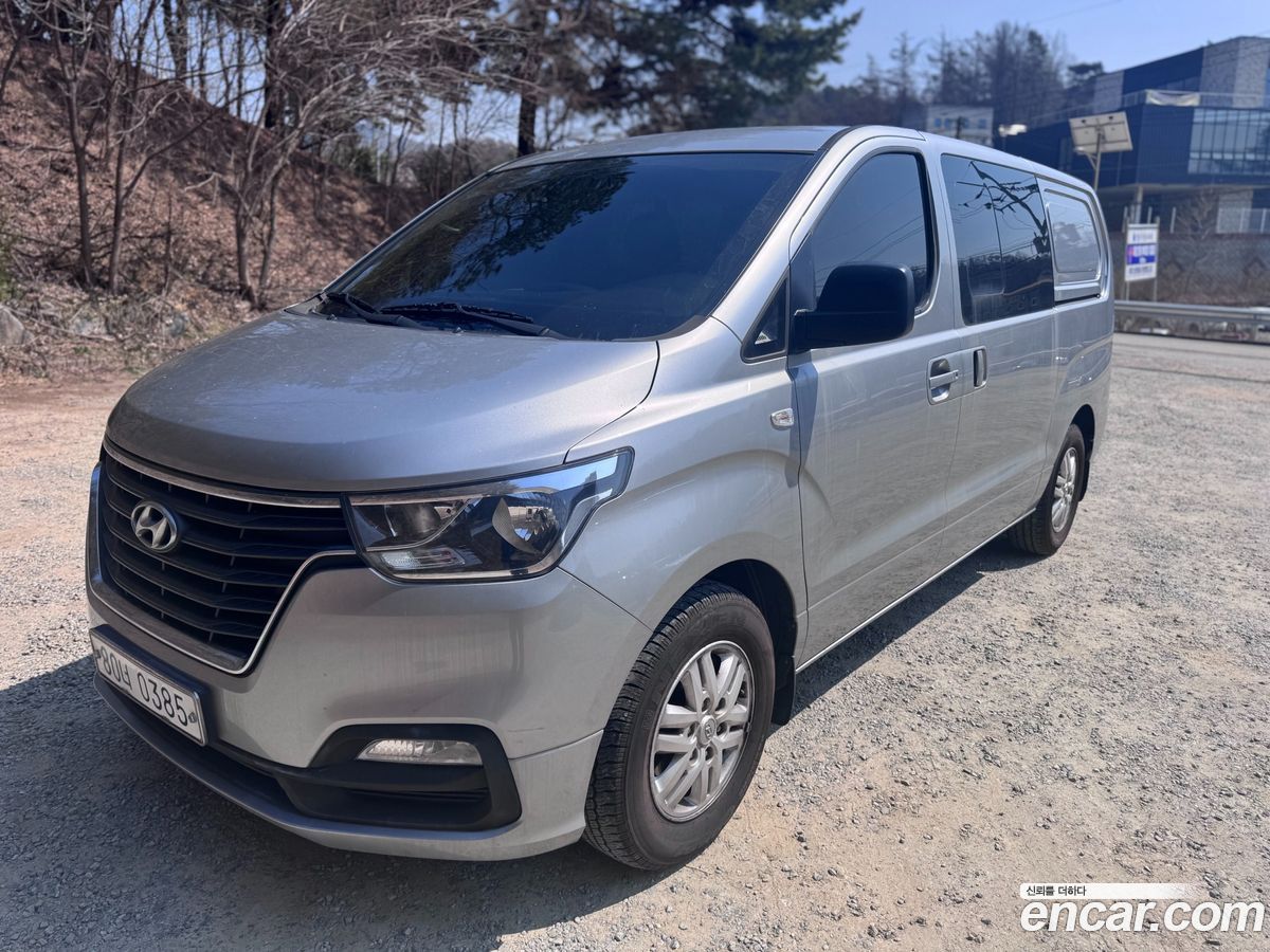 Hyundai Starex