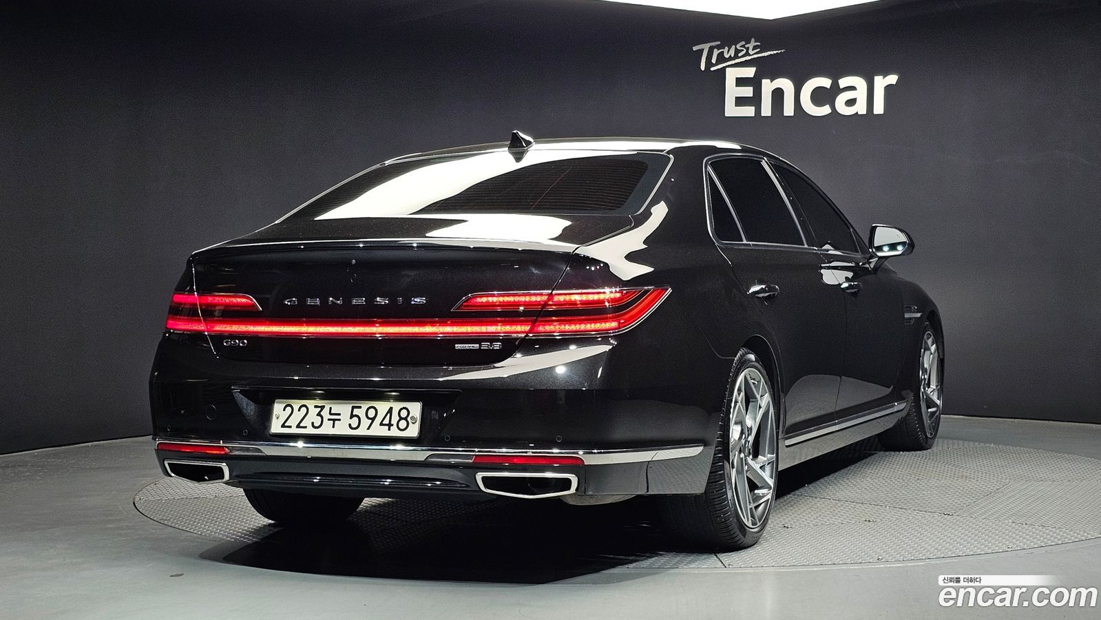 Genesis G90