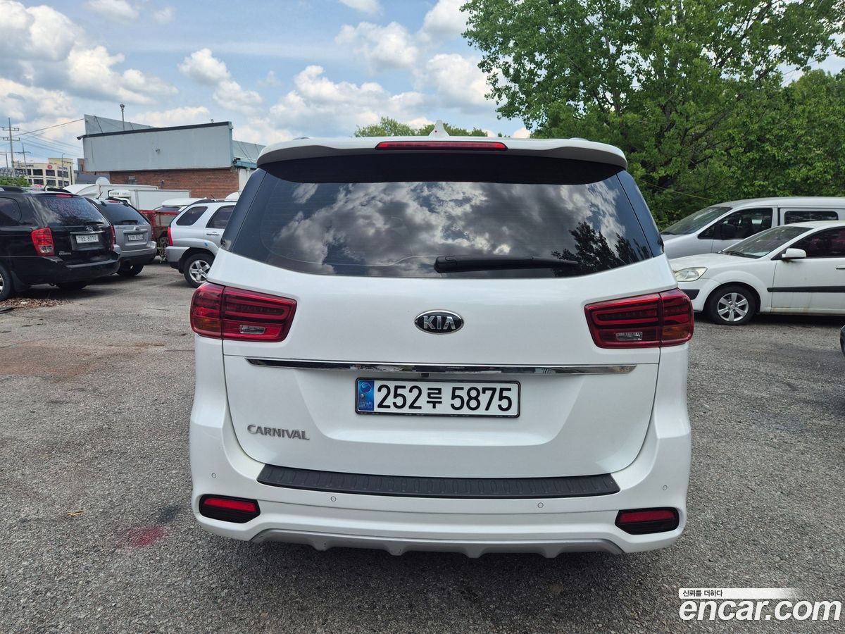 Kia Canival