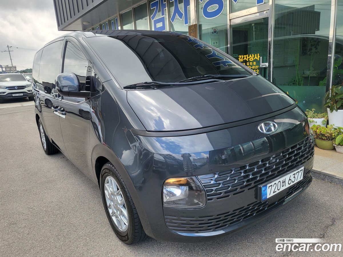 Hyundai Staria