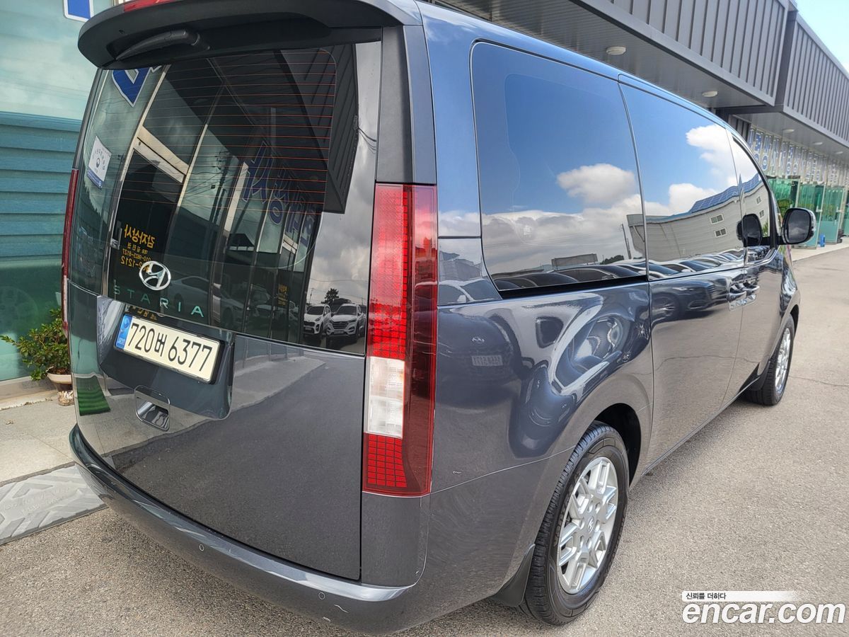 Hyundai Staria