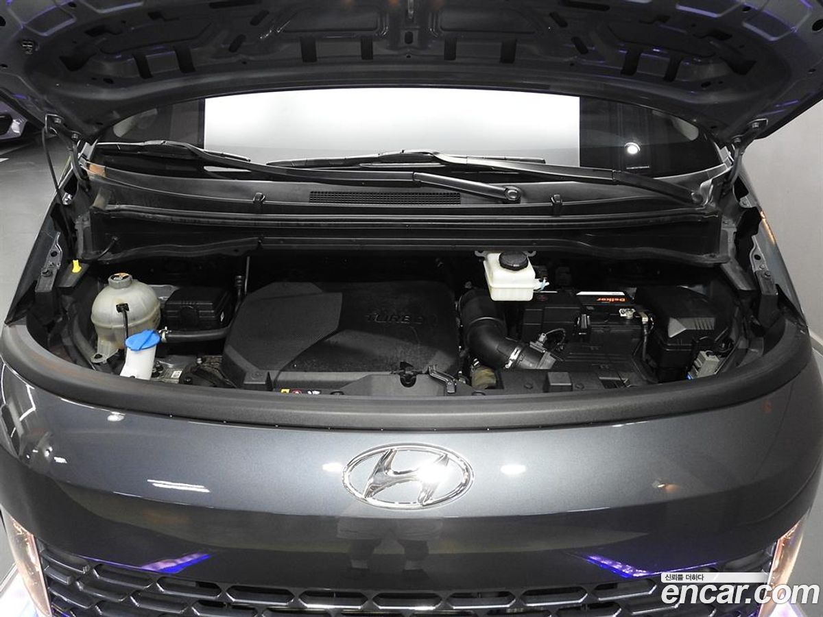 Hyundai Staria