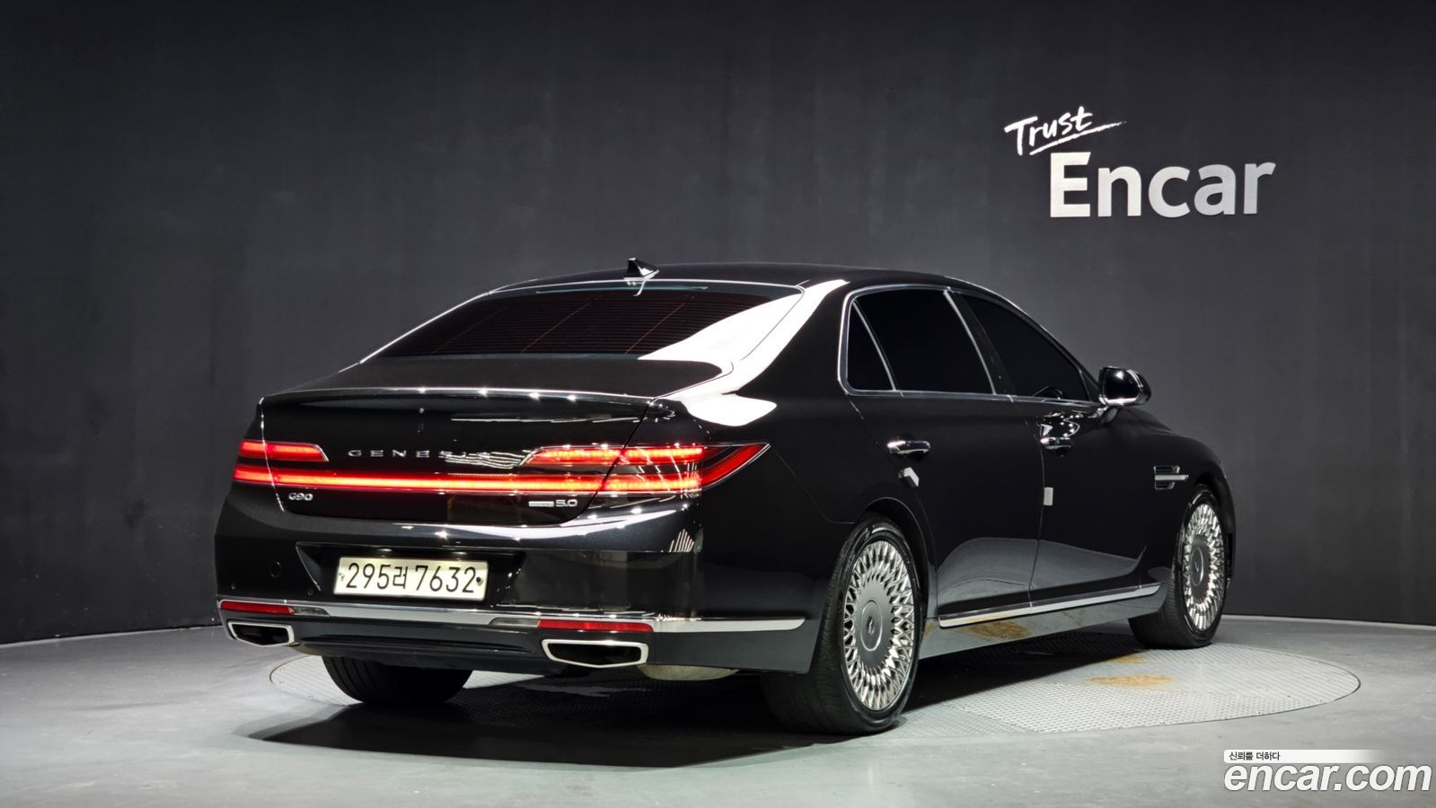 Genesis G90