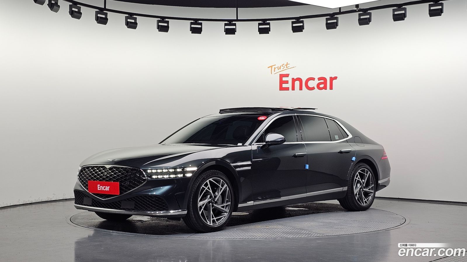 Genesis G90