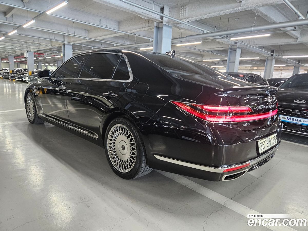 Genesis G90