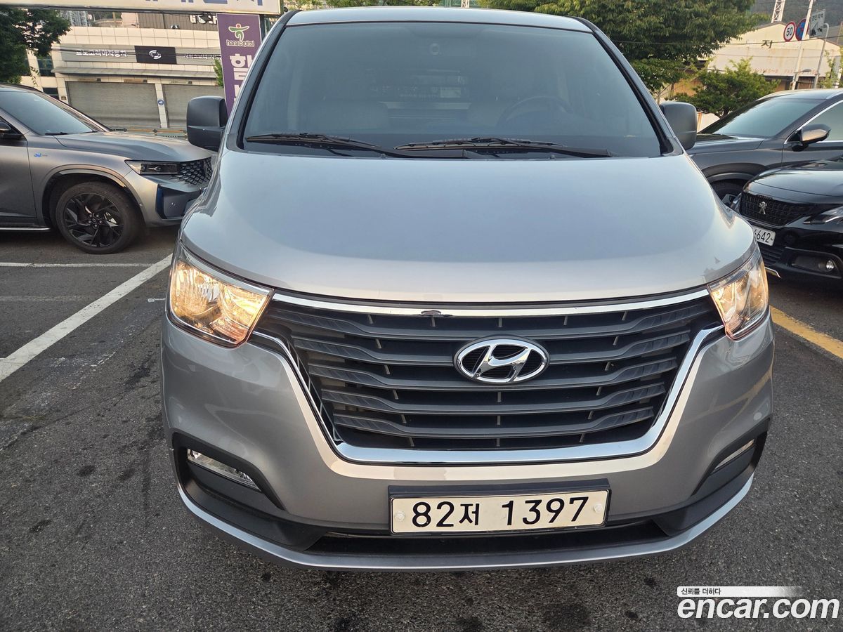 Hyundai Starex