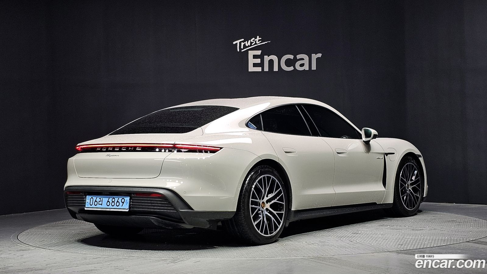 Porsche Taycan