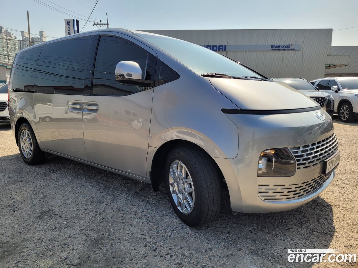 Hyundai Staria