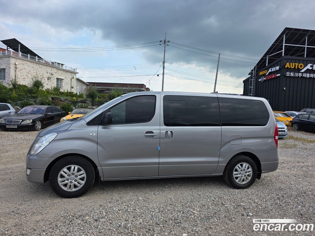 Hyundai Starex