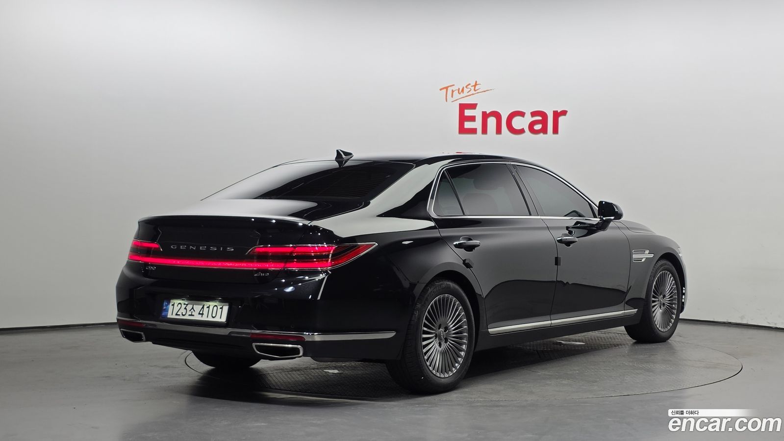 Genesis G90
