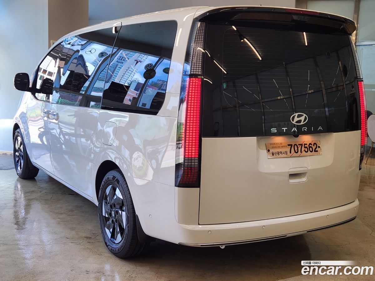 Hyundai Staria
