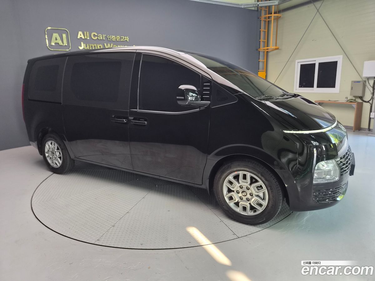 Hyundai Staria