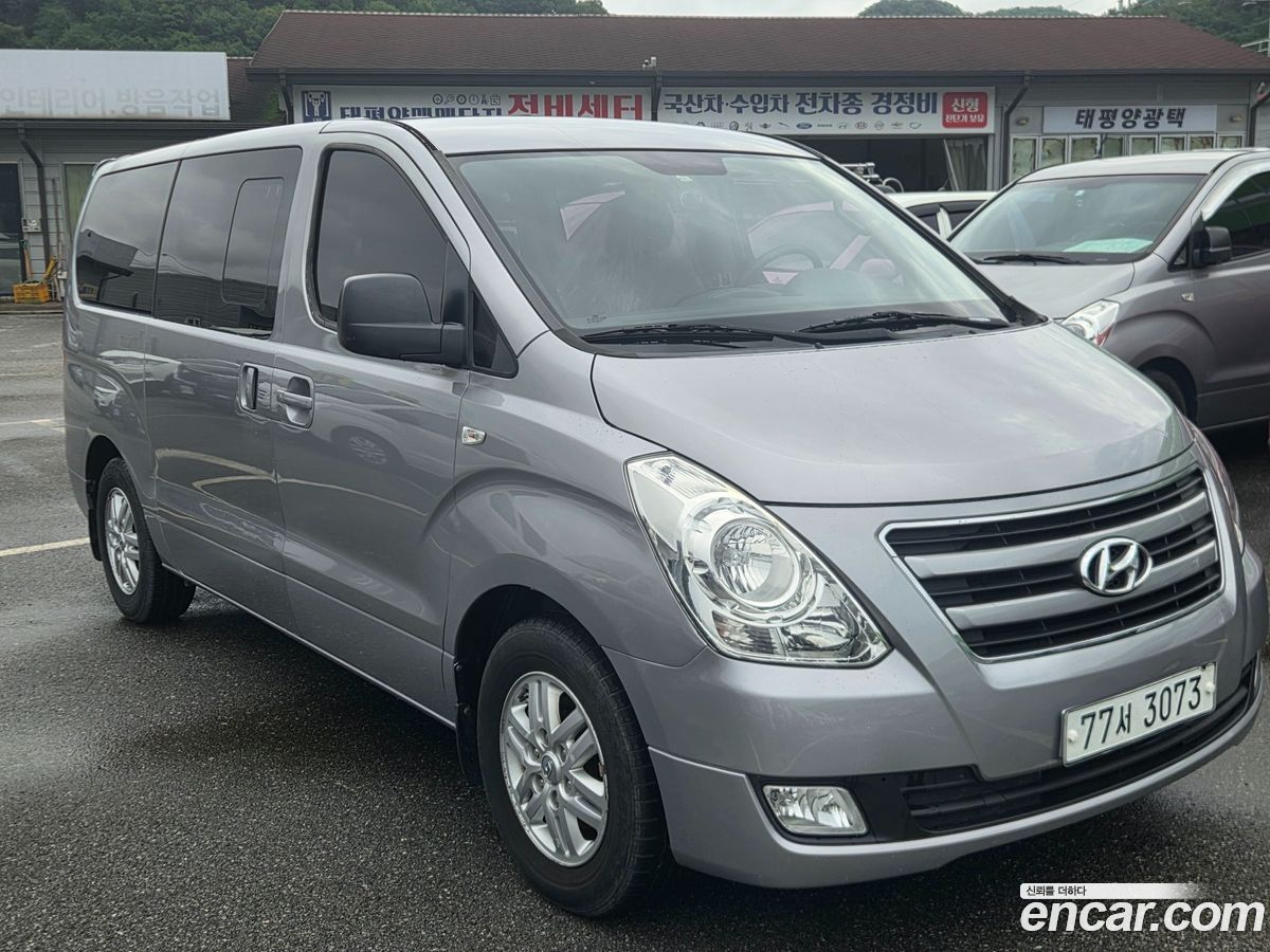 Hyundai Starex