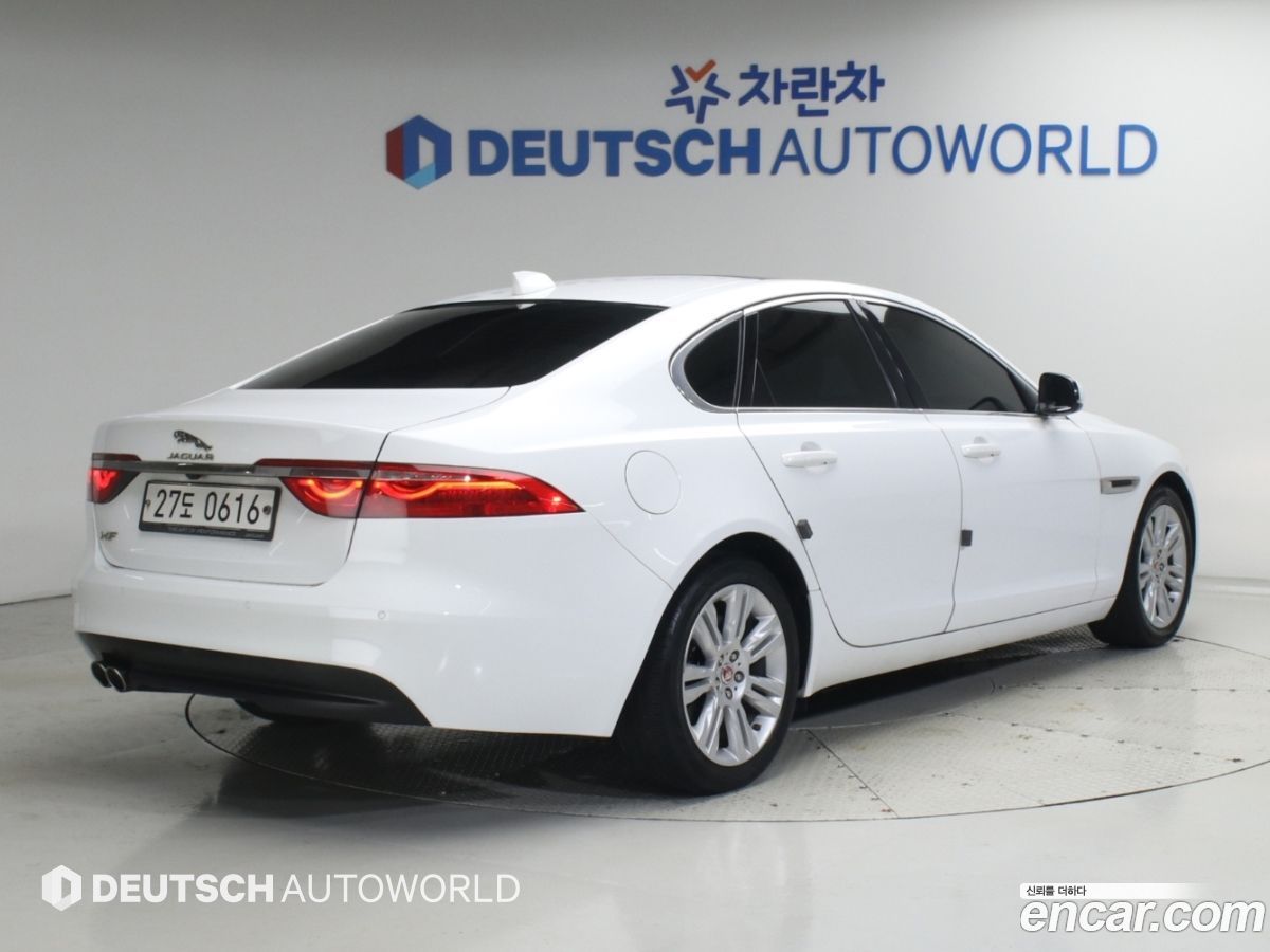 Jaguar XF