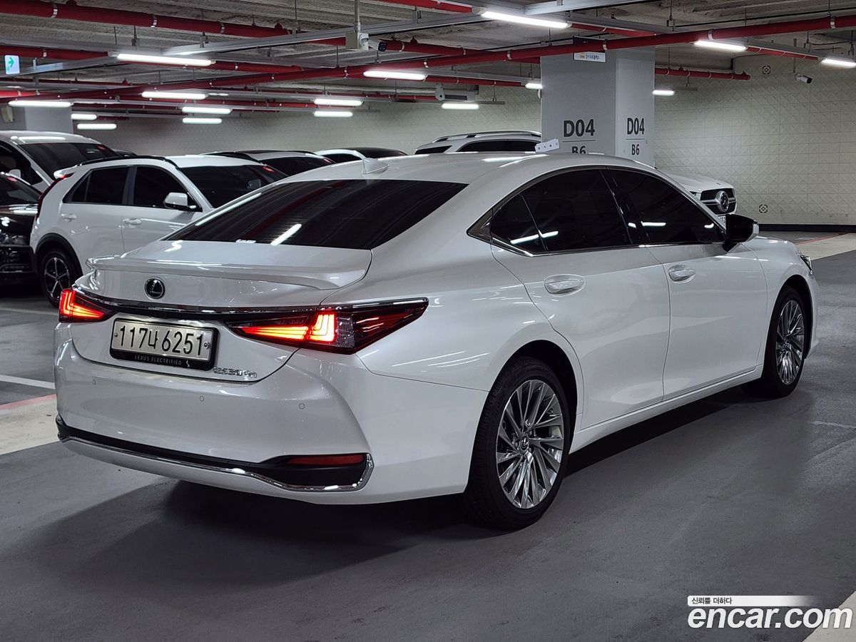 Lexus ES Mk7