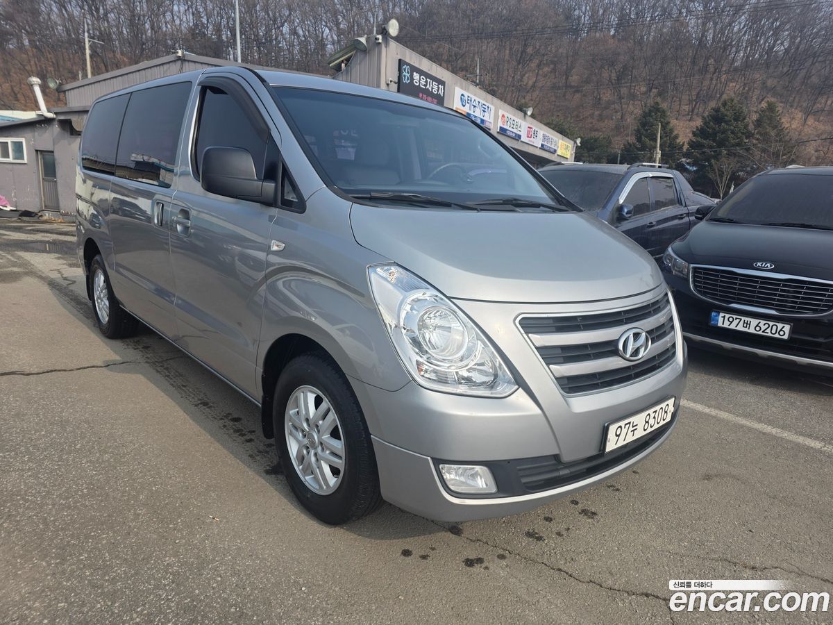 Hyundai Starex