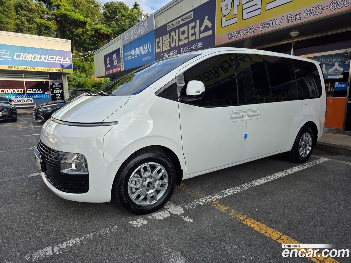 Hyundai Staria