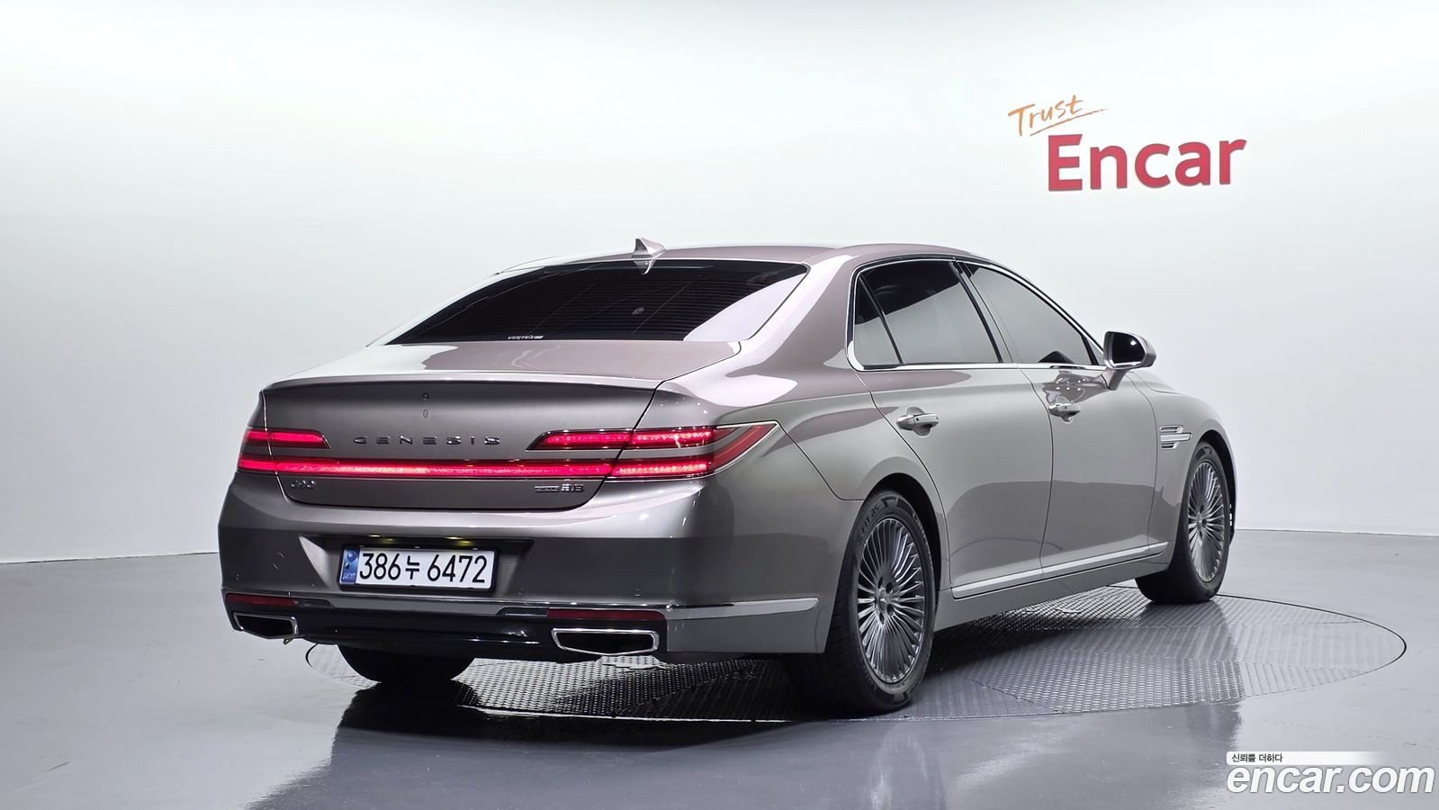 Genesis G90
