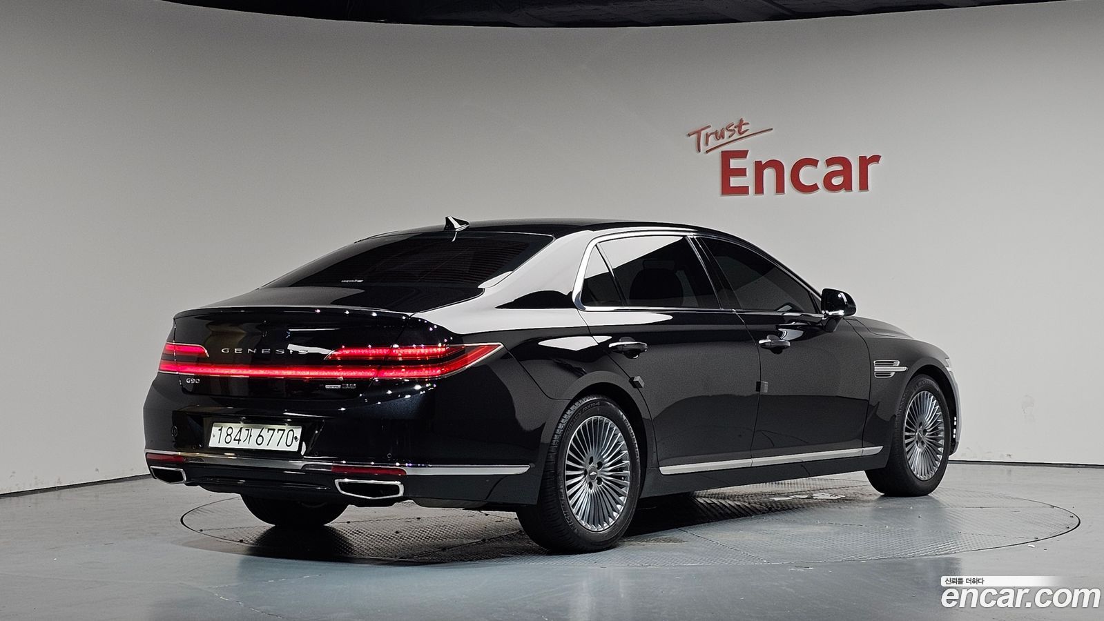 Genesis G90
