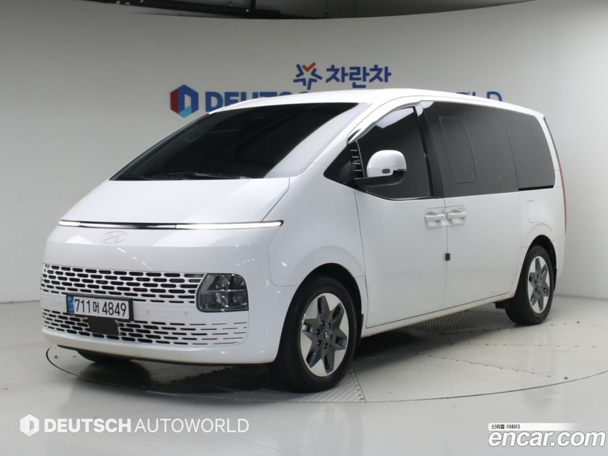 Hyundai Staria