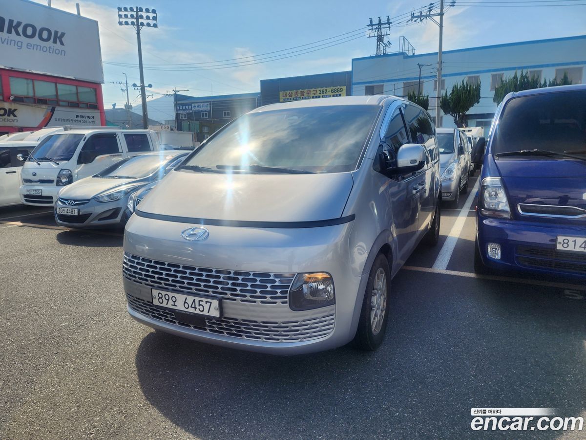 Hyundai Staria