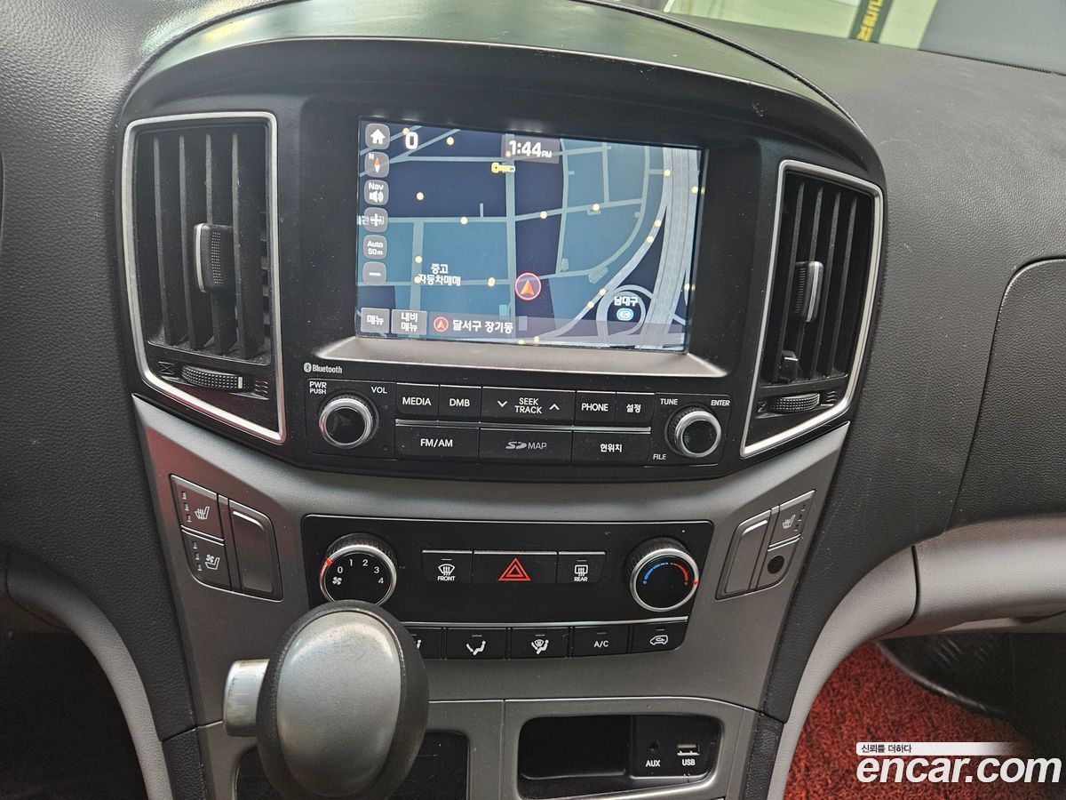 Hyundai Starex