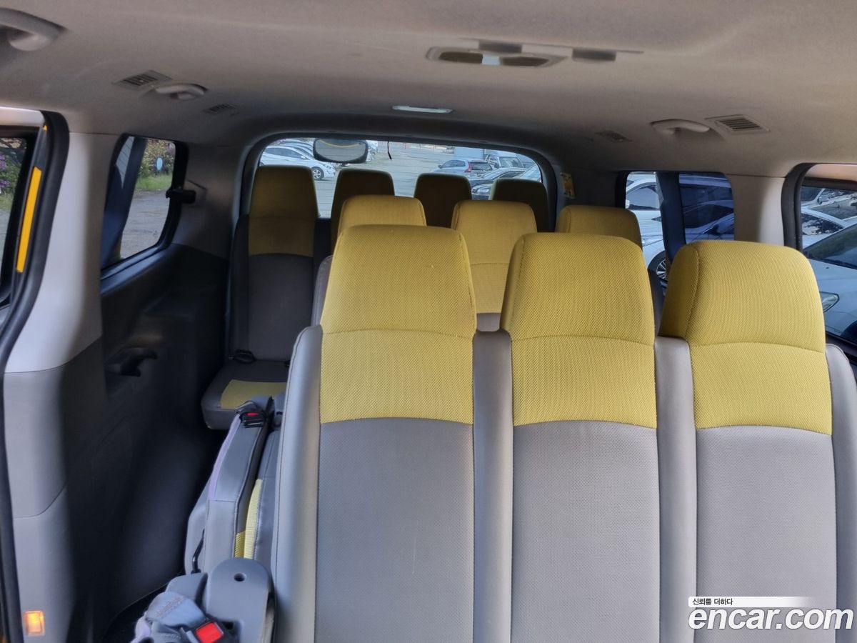 Hyundai Starex
