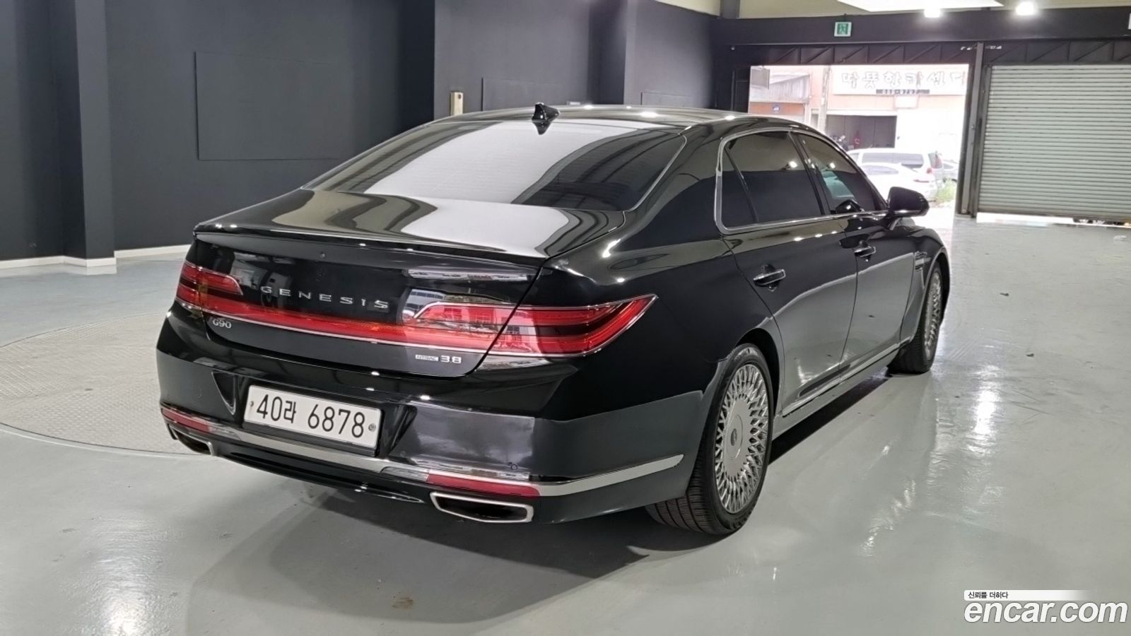 Genesis G90