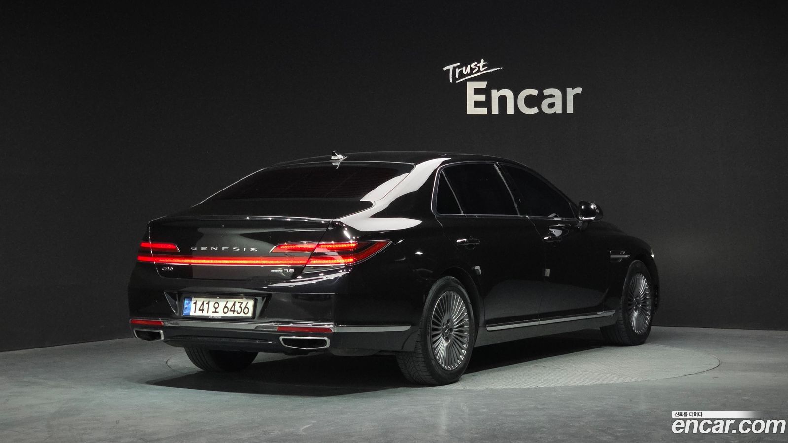 Genesis G90