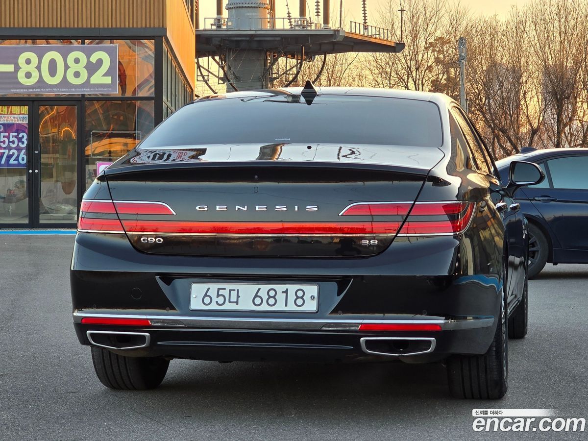 Genesis G90