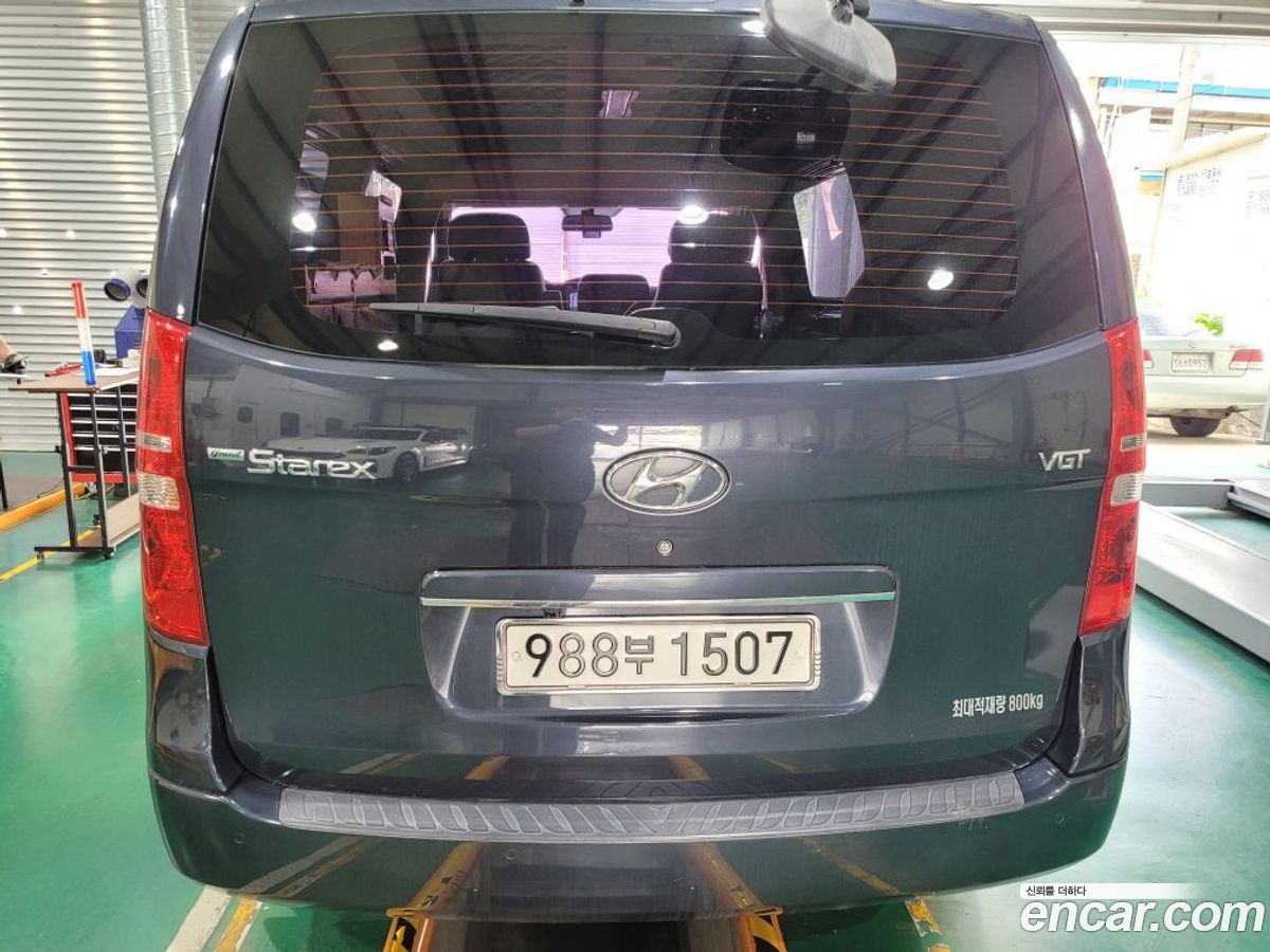 Hyundai Starex