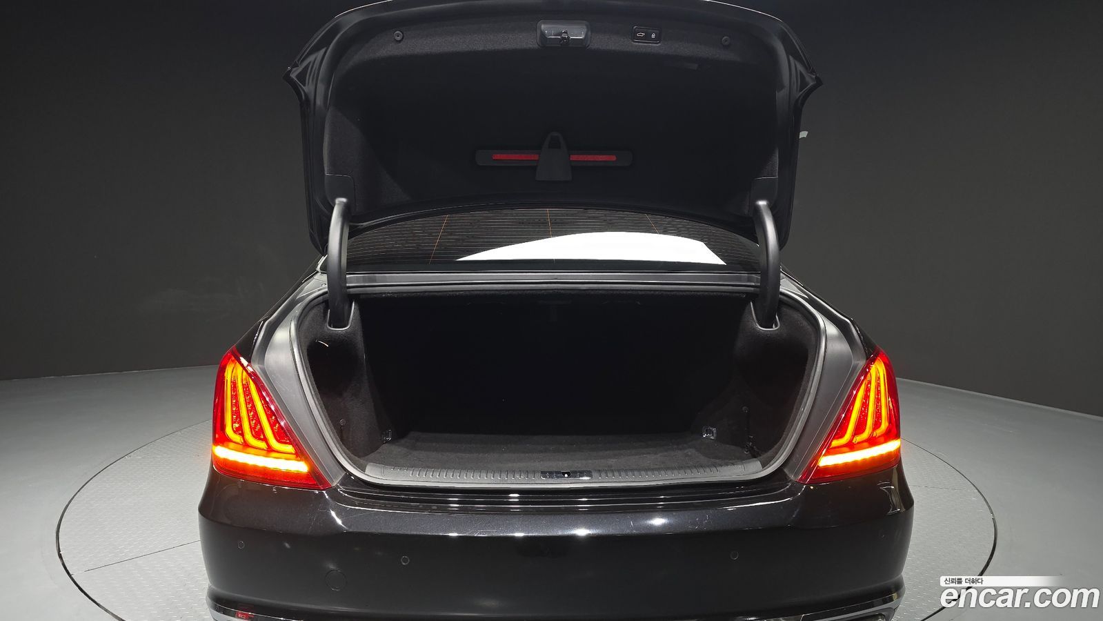 Genesis EQ900