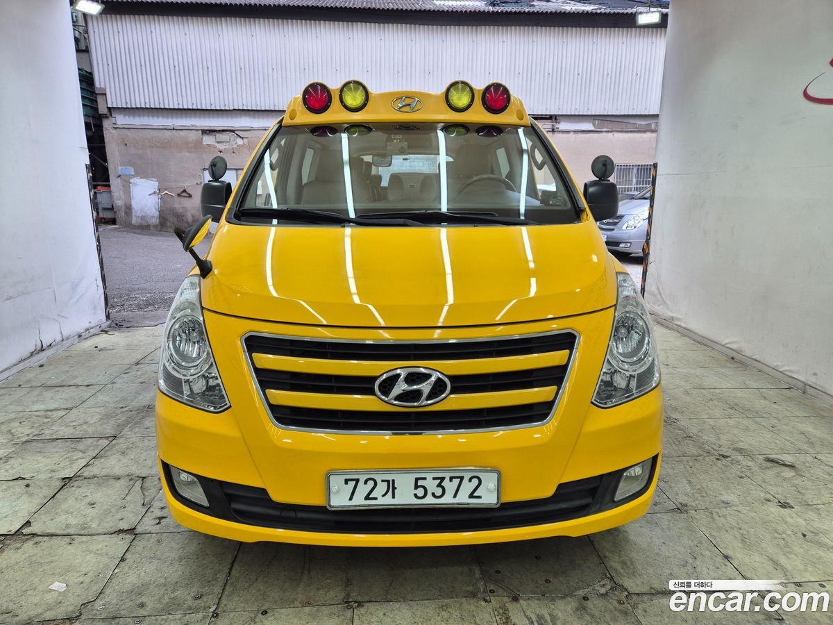 Hyundai Starex