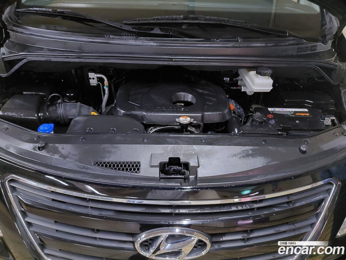 Hyundai Starex