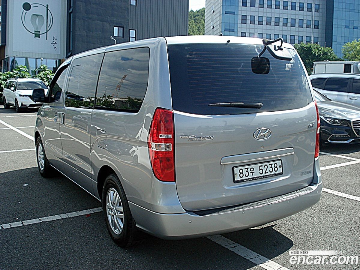 Hyundai Starex