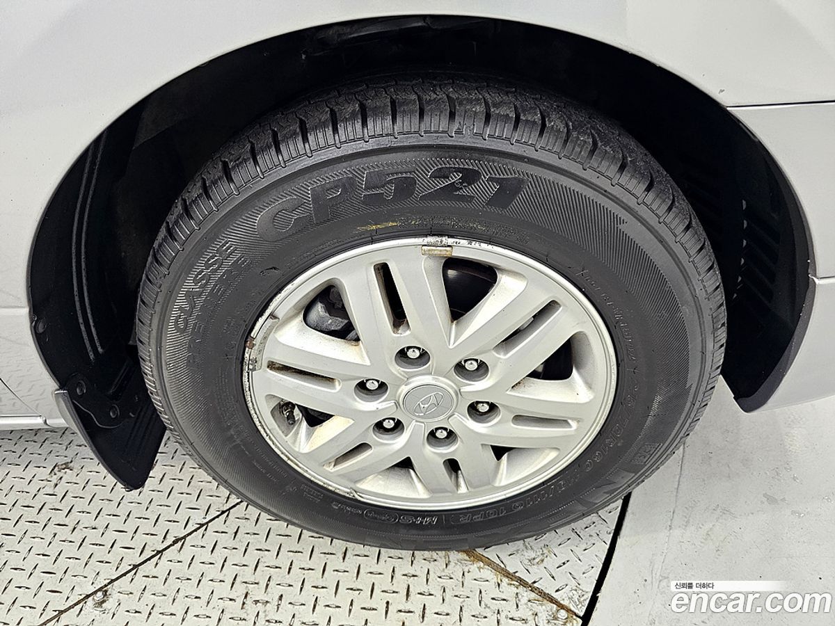 Hyundai Starex
