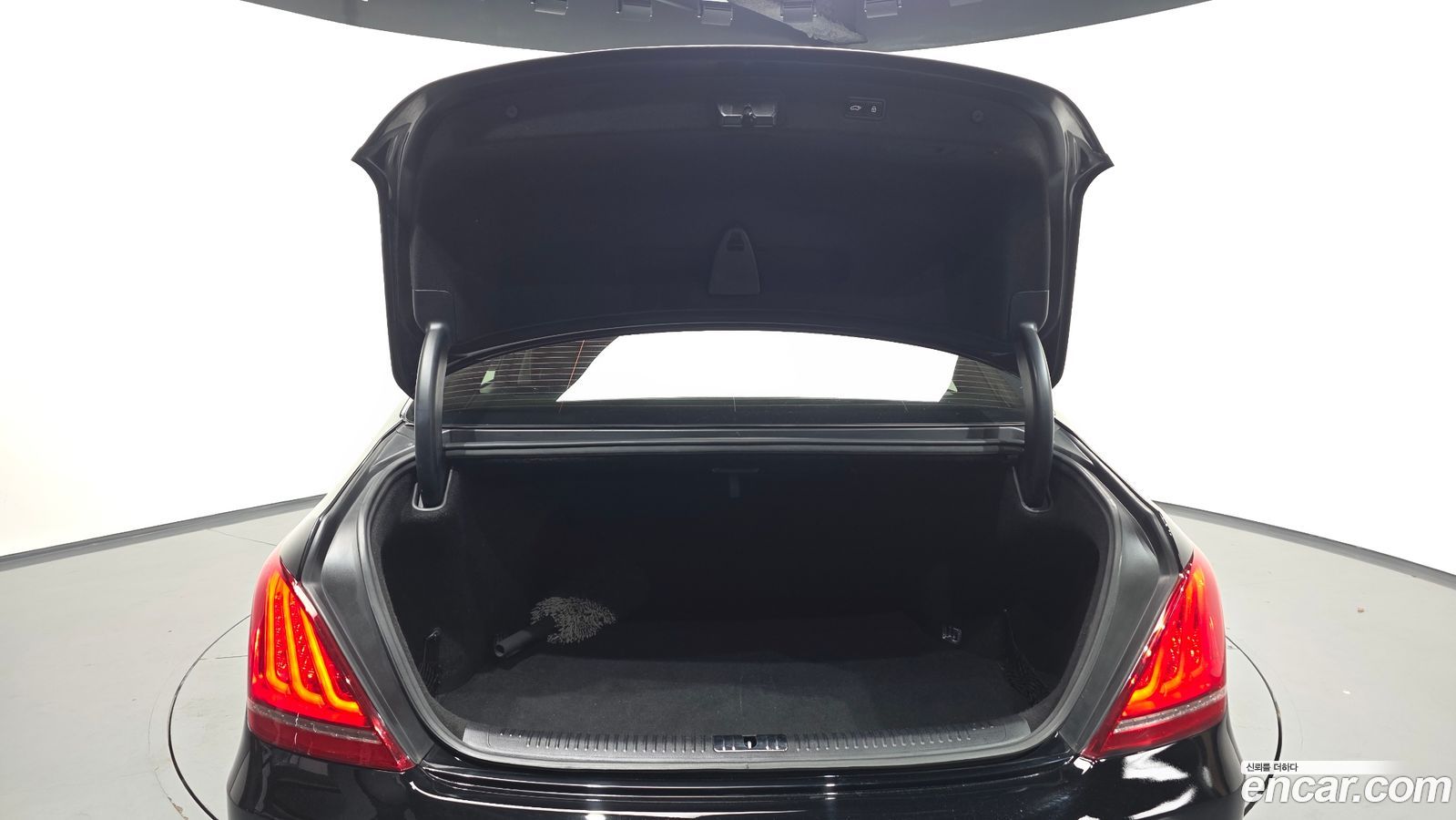 Genesis EQ900
