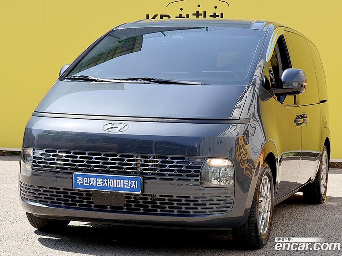 Hyundai Staria