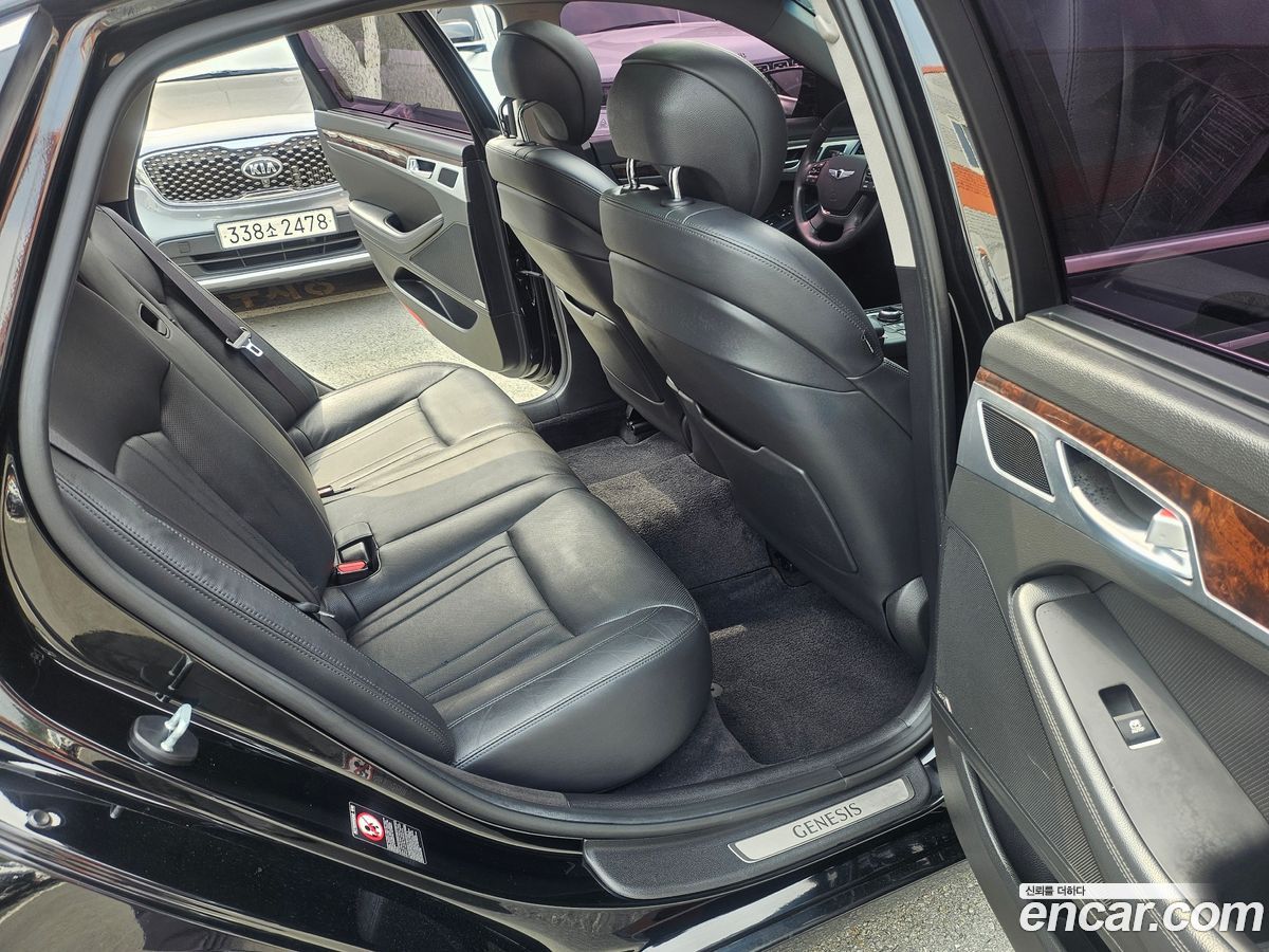 Hyundai Genesis