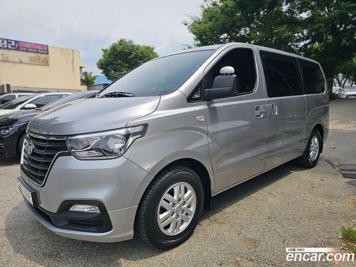 Hyundai Starex