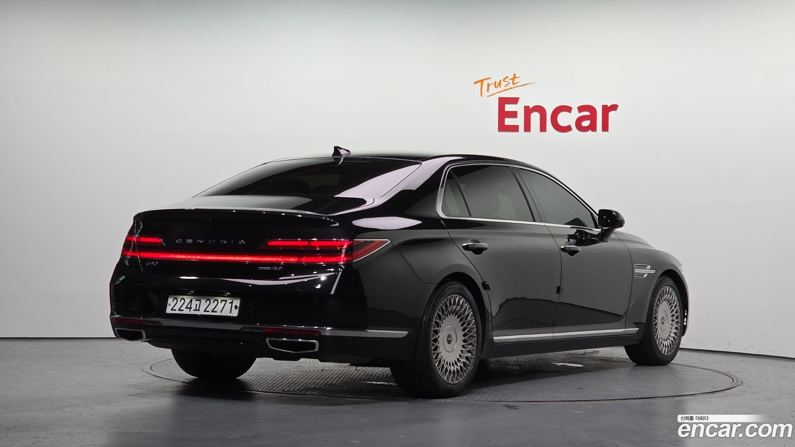 Genesis G90
