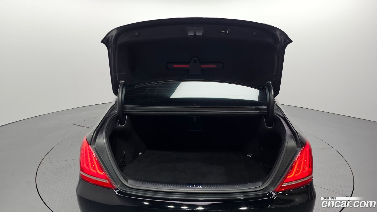 Genesis EQ900