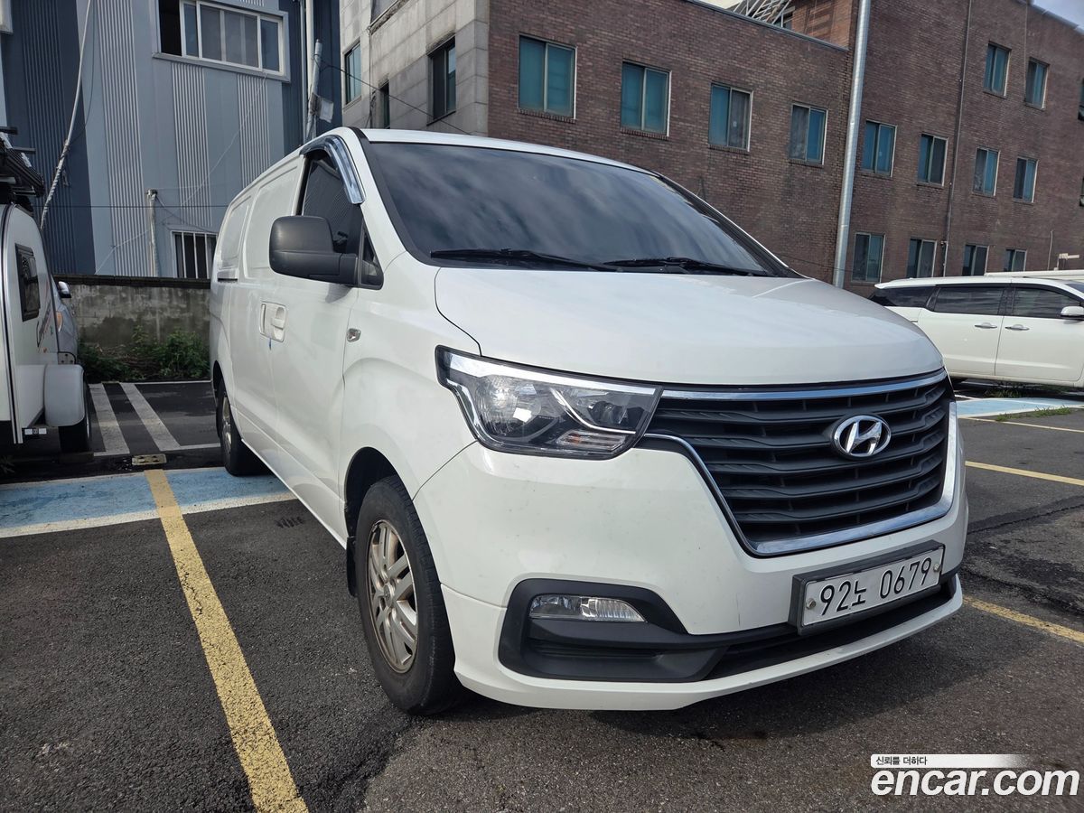 Hyundai Starex