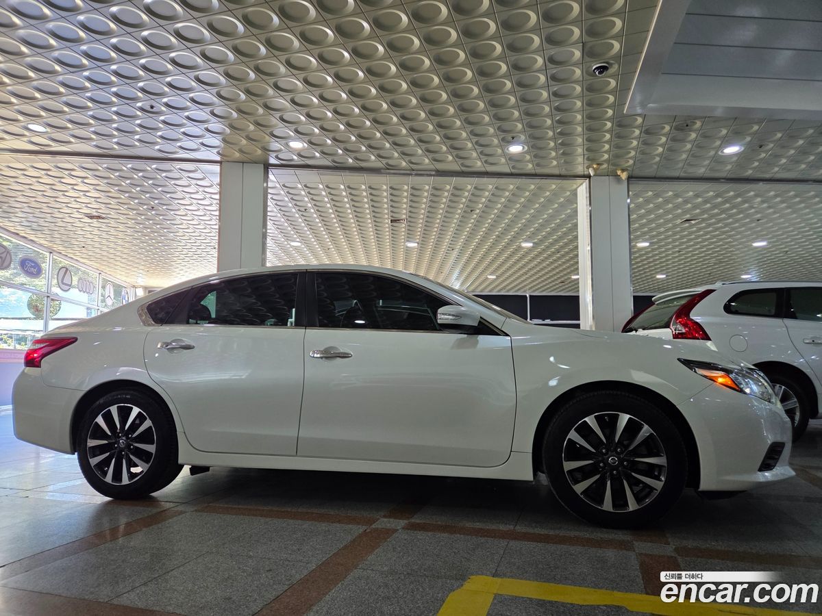 Nissan Altima