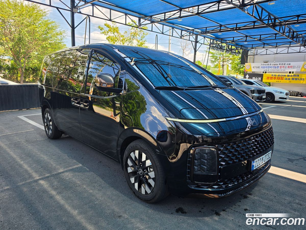 Hyundai Staria