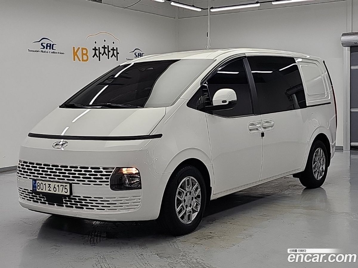 Hyundai Staria